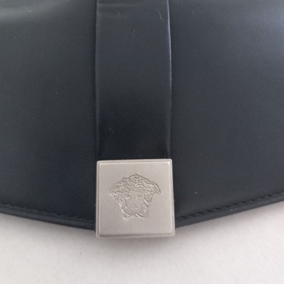 Gianni Versace Authentic Leather Unisex Tri-Fold Wallet in Black Portagfolio - Picture 9 of 12